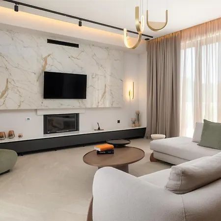 Διαμέρισμα Lanik Luxury Pool *