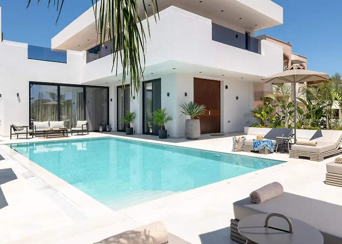 דירה Lanik Luxury Pool