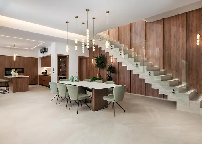 Lanik Luxury Pool * 아판토우