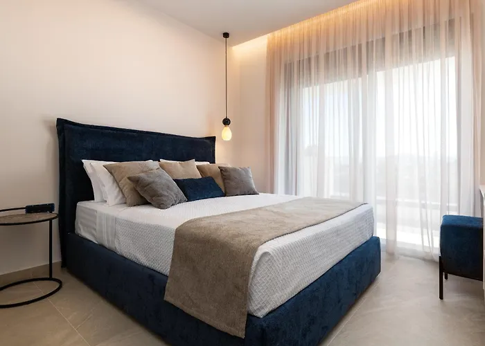 아파트 Lanik Luxury Pool 아판토우