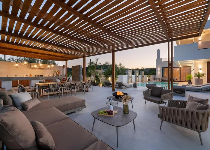 Lanik Luxury Pool דירה אפאנטו