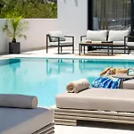 Lanik Luxury Pool アファンドウ