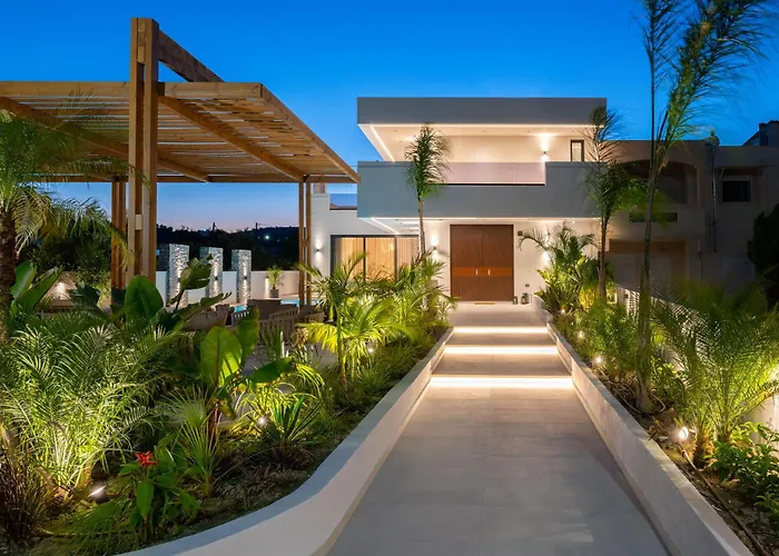 Lanik Luxury Pool Afando